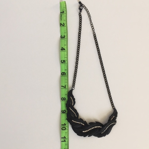 BLACK/JEWEL FEATHER NECKLACE - Picture 5 of 6